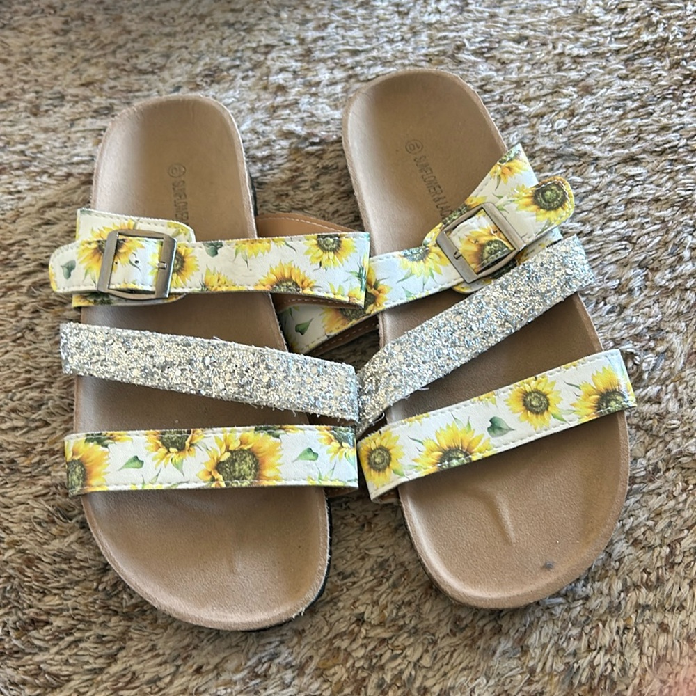 Sunflower and lace sandals